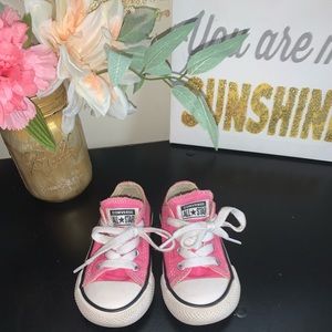 baby chucks pink